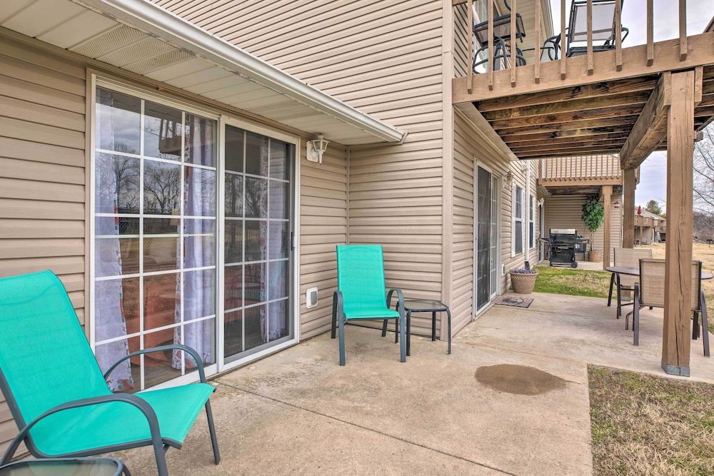 Pool and Dock Access Resort Condo in Branson - photo 4