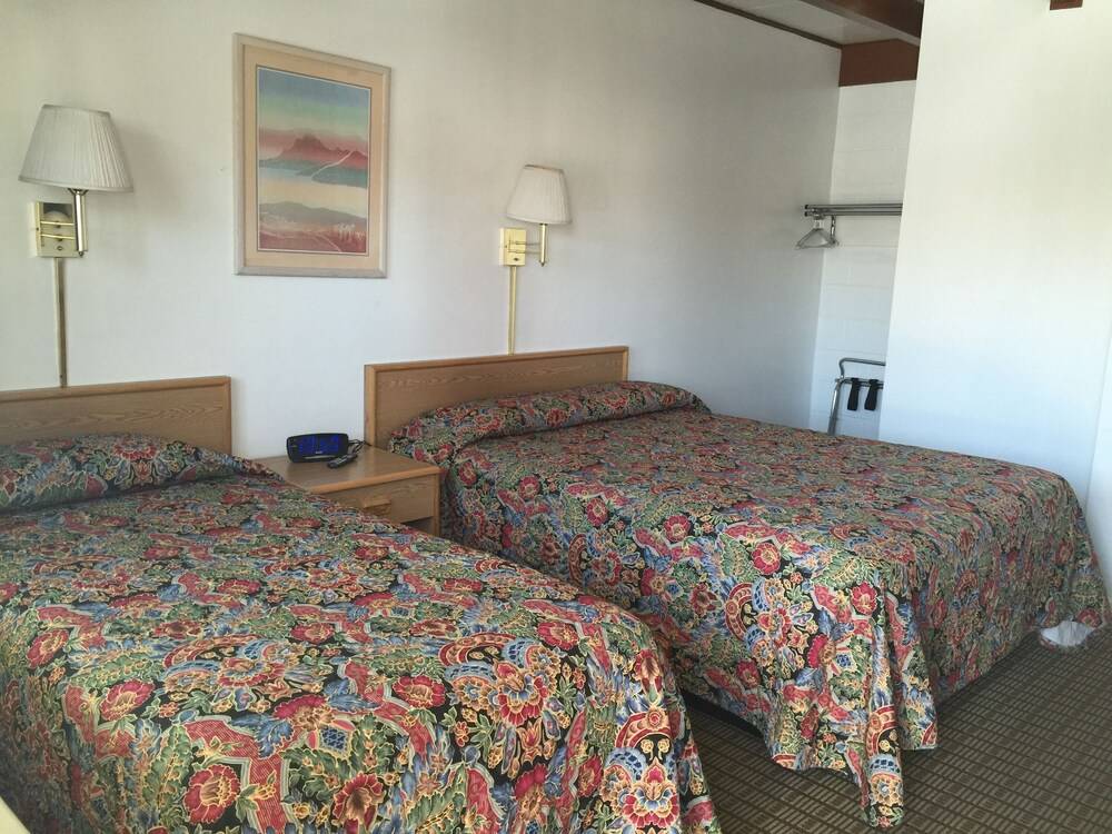 Mid Town Motel - photo 7
