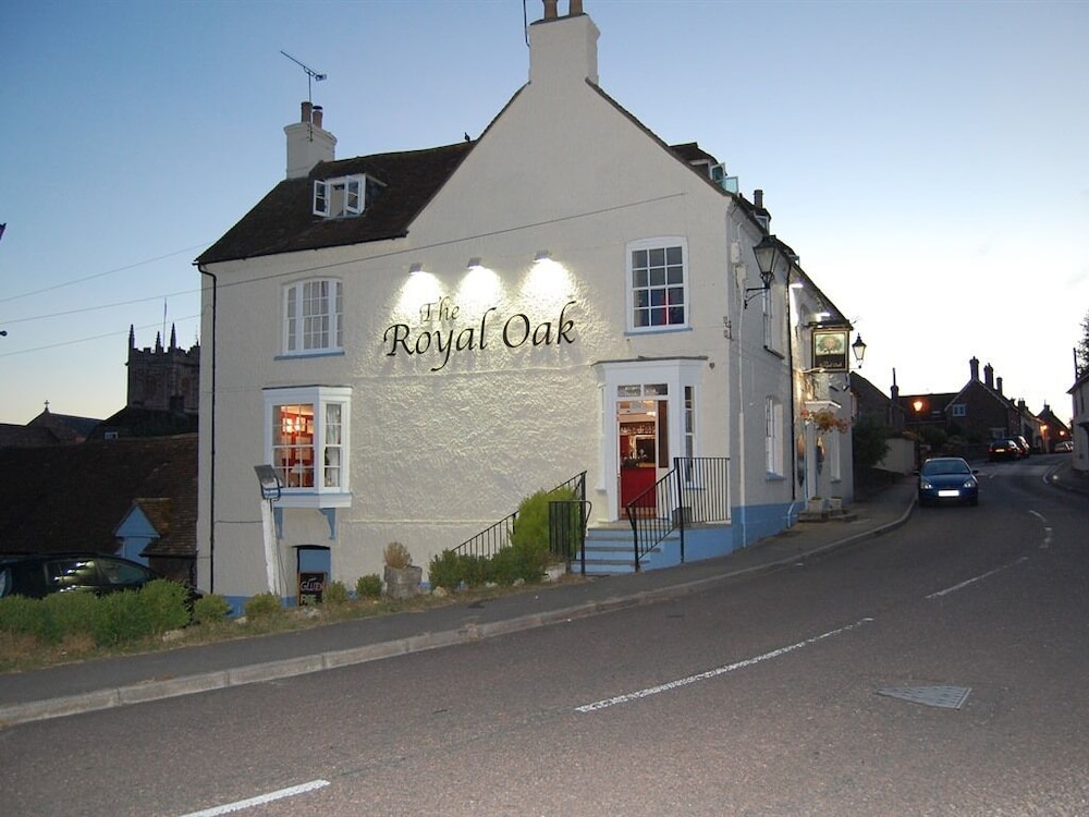 The Royal Oak - carbon neutral hotel in Wareham