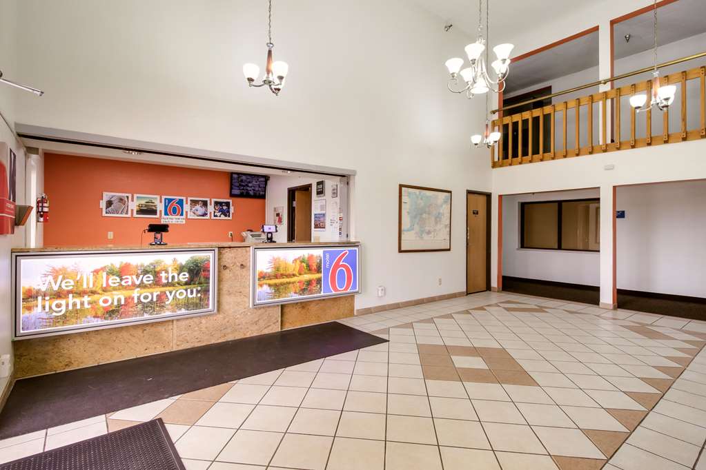 Motel6 Davenport IA - photo 22