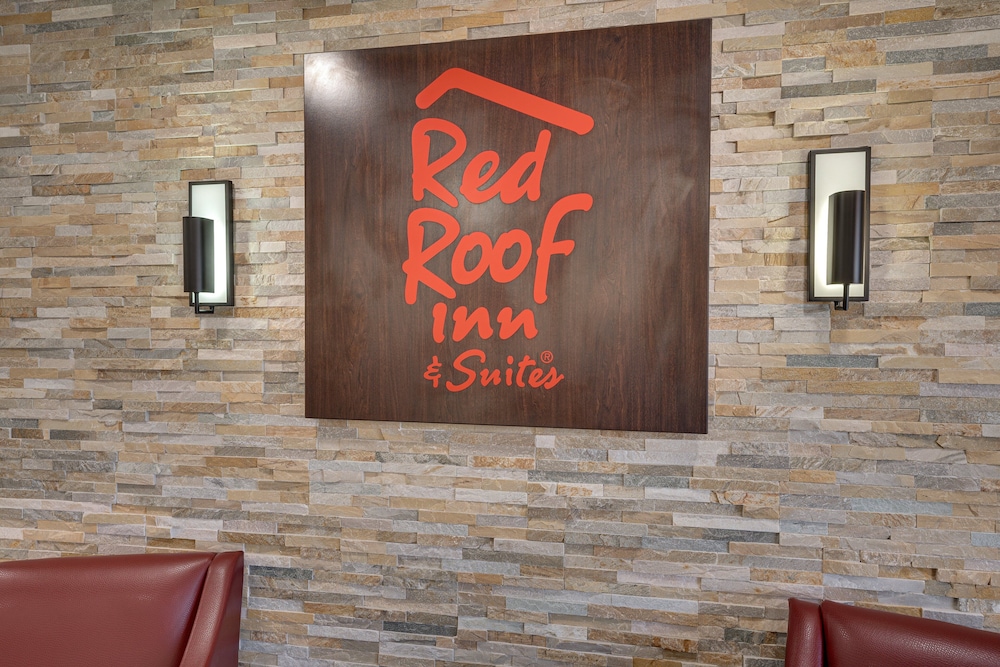 Red Roof Inn & Suites Newport Middletown RI - photo 3