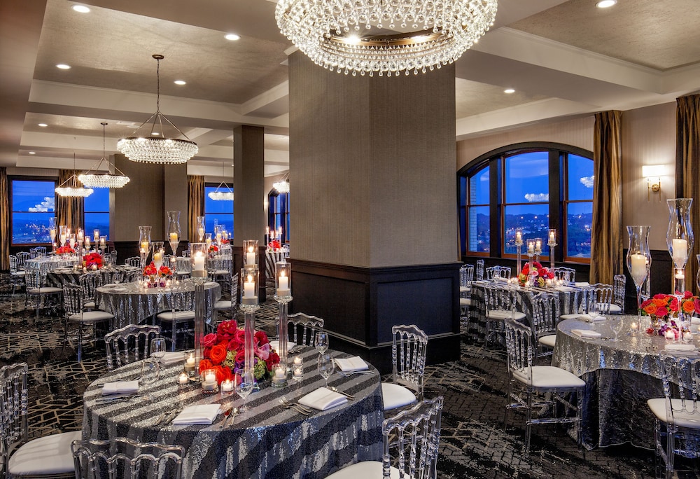 DoubleTree by Hilton Youngstown Downtown - photo 29