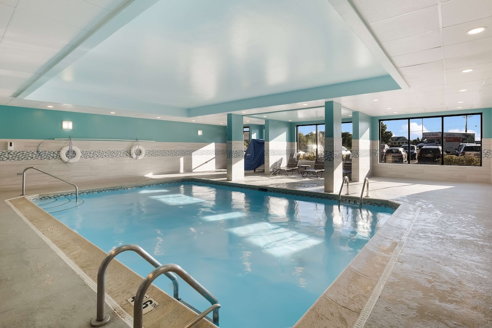 Hampton Inn McHenry - photo 30