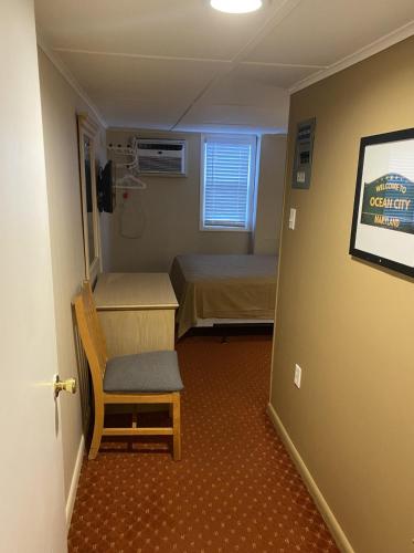 The Admiral Hotel Motel - photo 15
