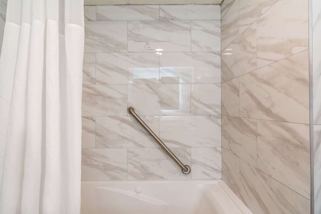 Clarion Pointe South Boston Danville East - photo 13