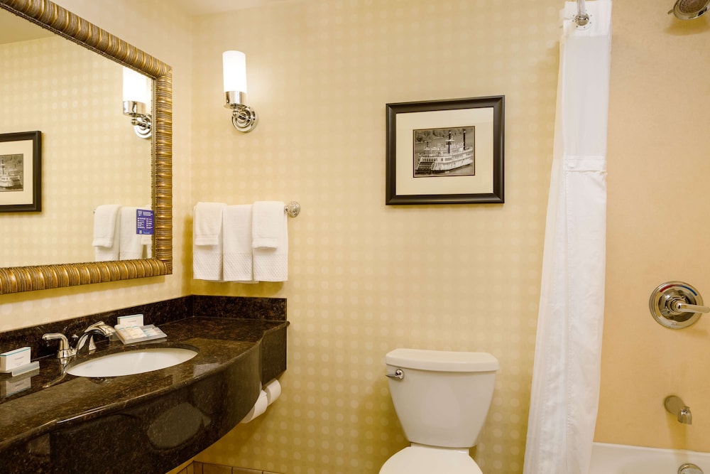 Hilton Garden Inn Cincinnati Blue Ash - photo 16