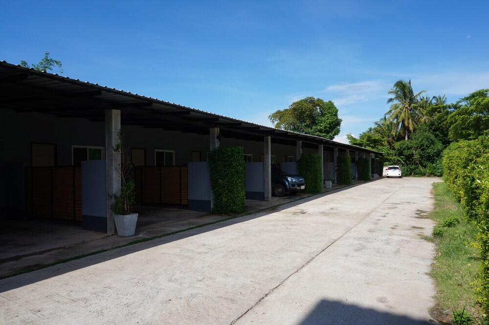 V2 Boutique Resort — Warin Chamrap — photo 3