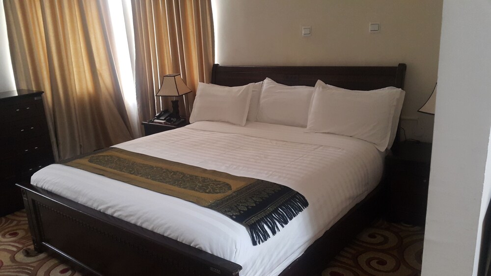 Tokuma Hotel — Nazret — photo 3