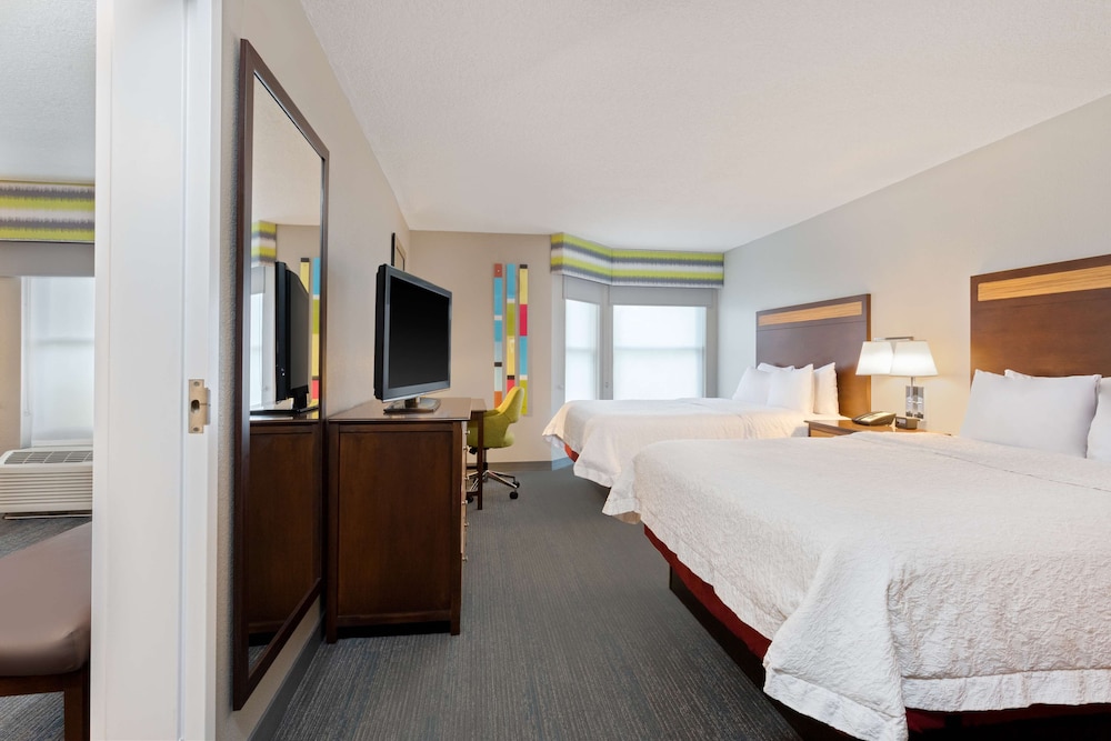 Hampton Inn & Suites Fort Myers Beach Sanibel Gateway - photo 12
