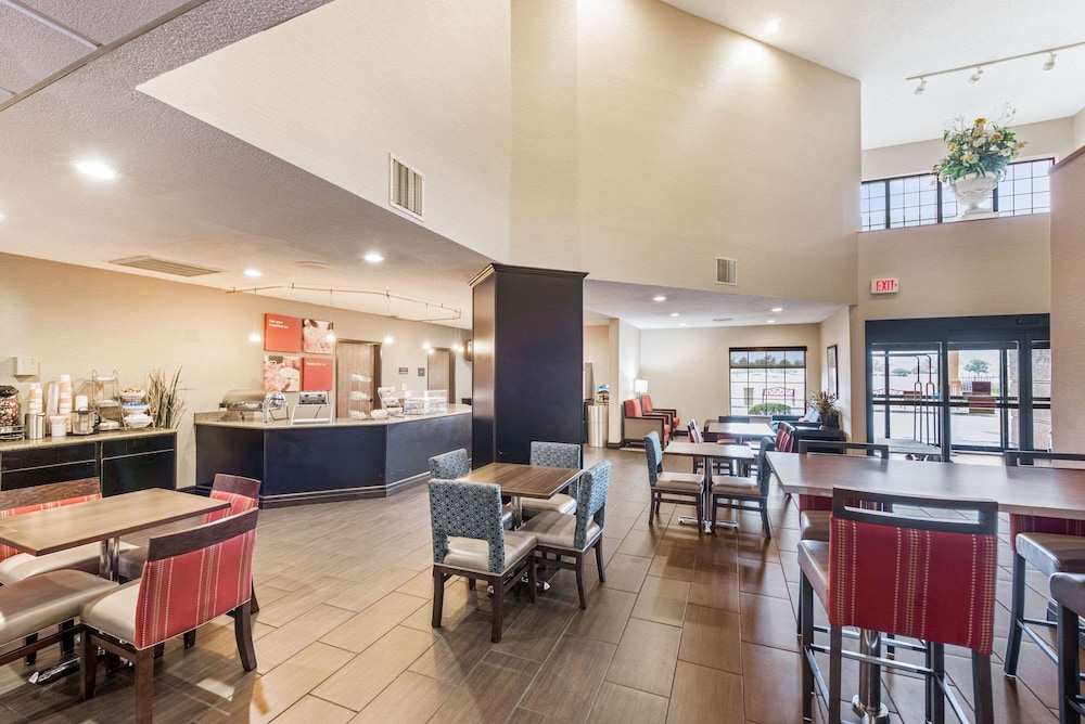 Comfort Suites Monroe - photo 68