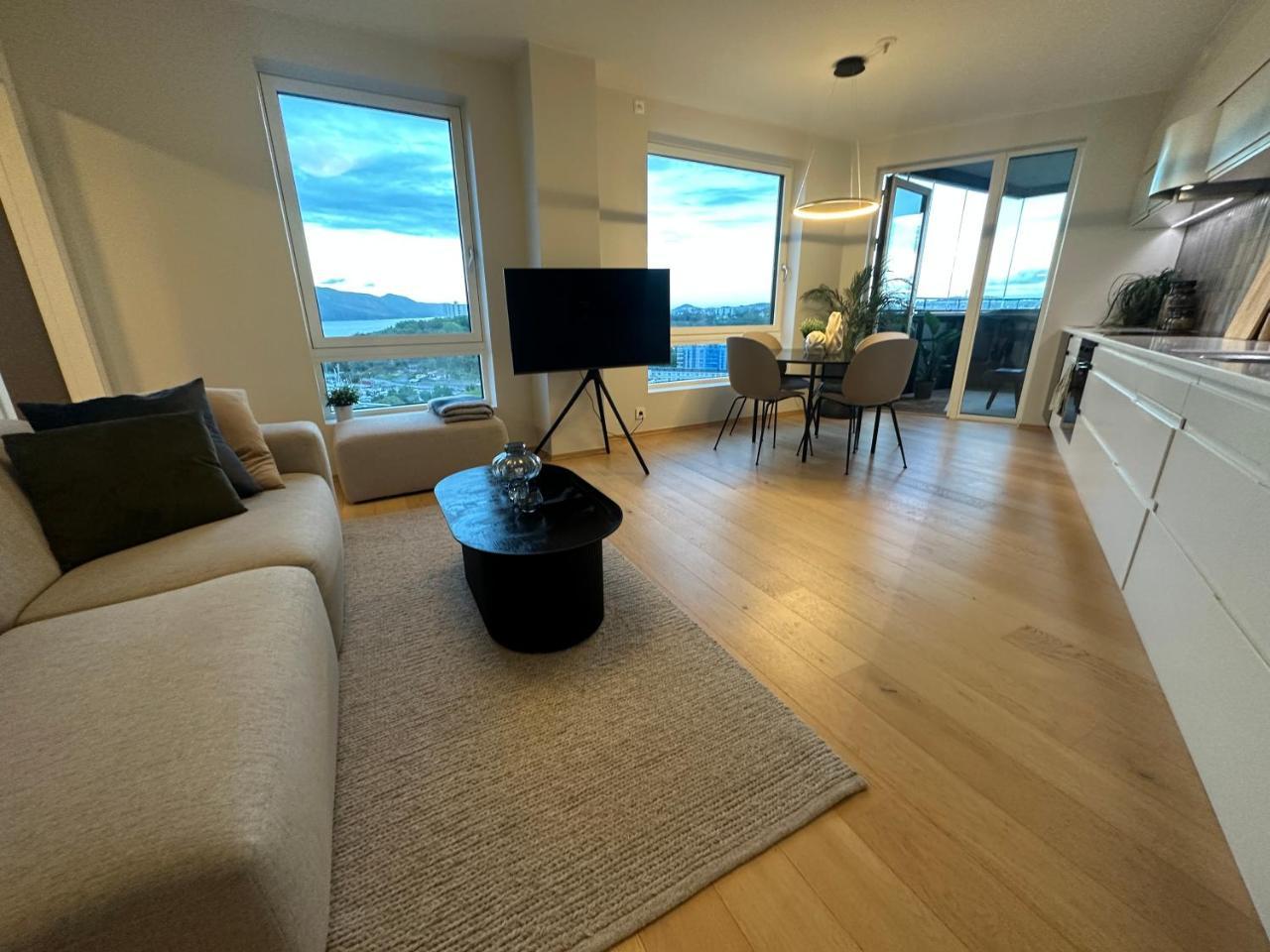 Ons 2024 Apartment for Rent Panoramic View Private Gym Parking Close To City Centre — 4-Star Luxury Hotel in Stavanger, Norway