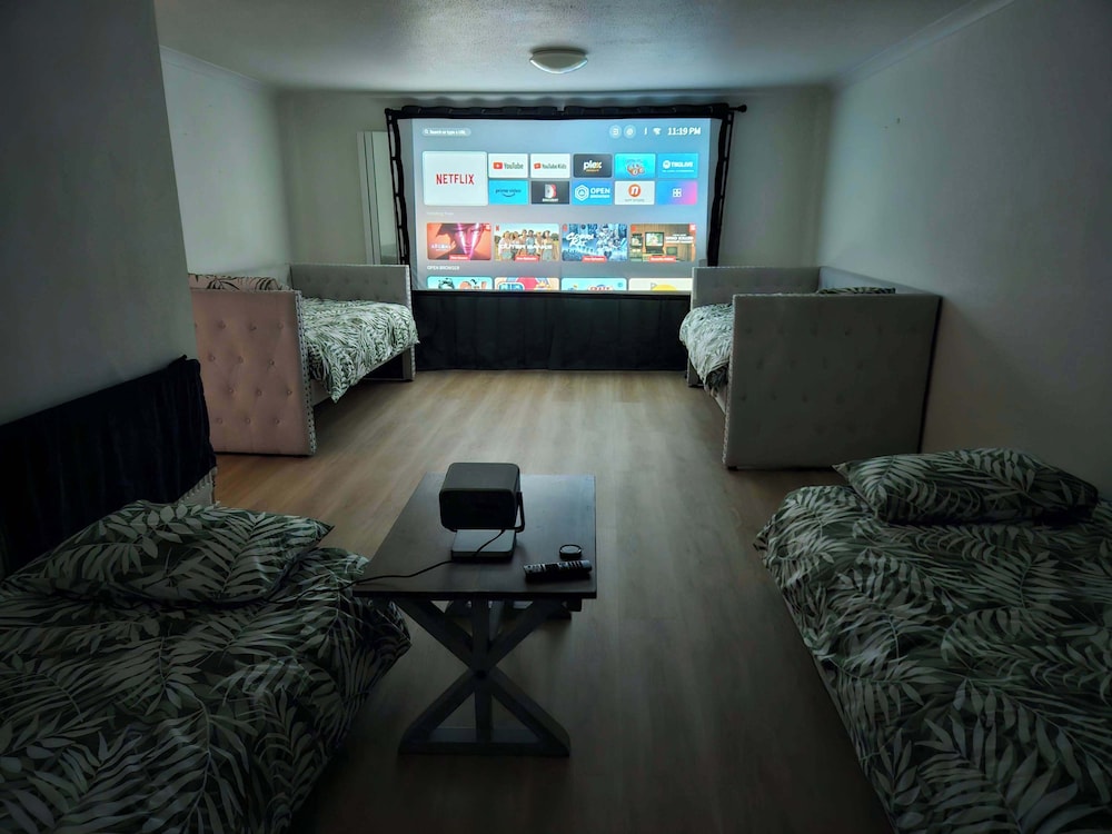 Stay work Relax Ideal for Crews and Long Stays in Windsor, United Kingdom