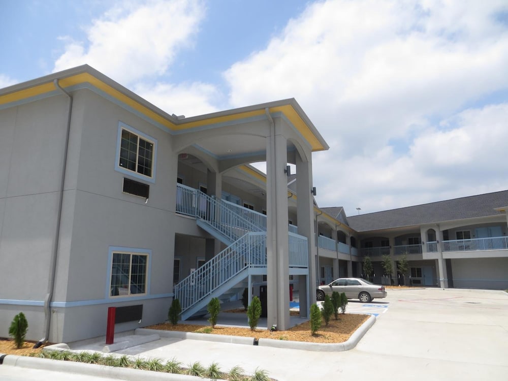 Haven Inn & Suites Willowbrook - photo 40