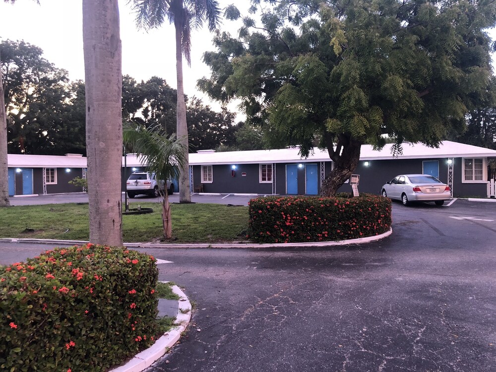 Bay Breeze Inn Bradenton Downtown - photo 2