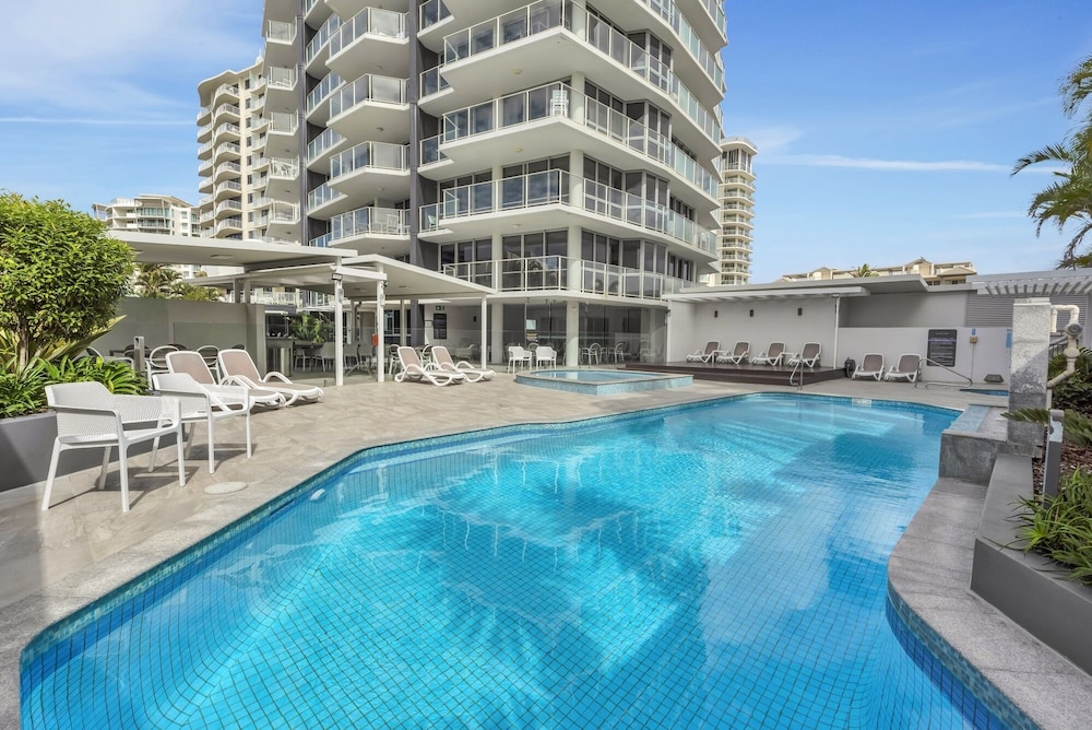 Catalina Resort — 4-Star Luxury Hotel in Maroochydore, Australia