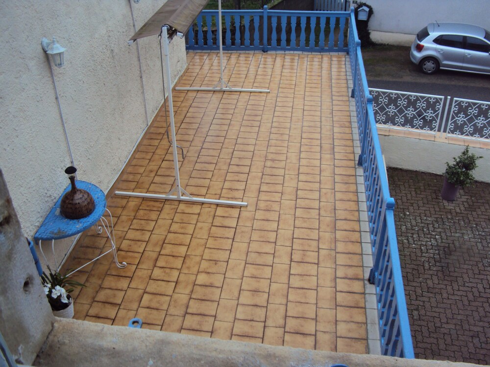 Chambres d'hote Maison Privée — 4-Star Luxury Hotel in Le Perreon, France