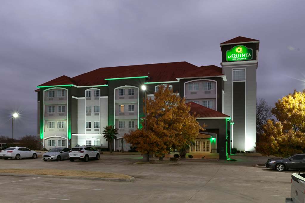 La Quinta Inn & Suites by Wyndham Lindale - photo 3