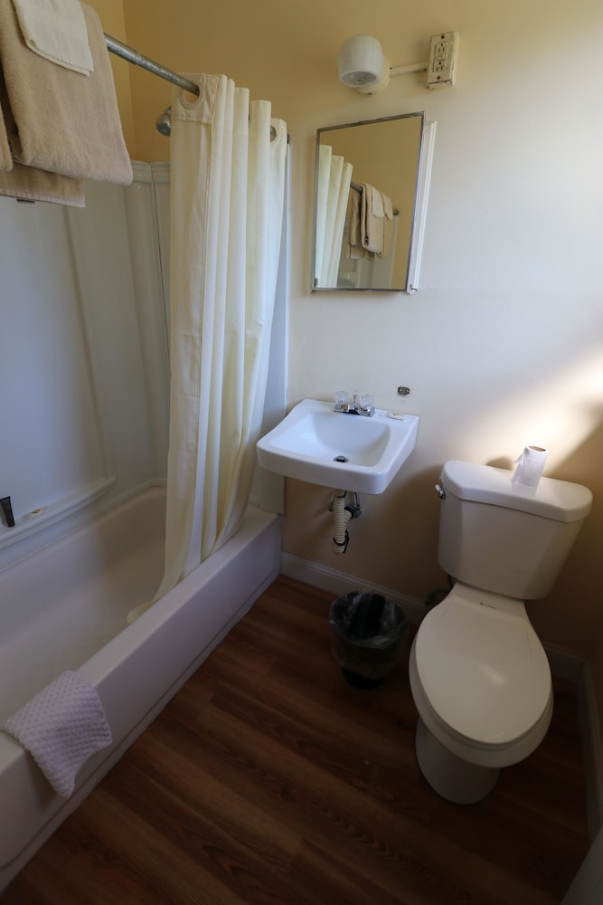Sandman Inn Motel - photo 30
