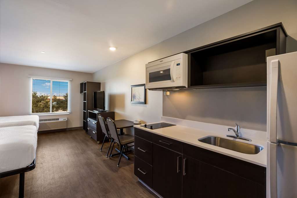 WoodSpring Suites Orlando West Clermont - photo 24
