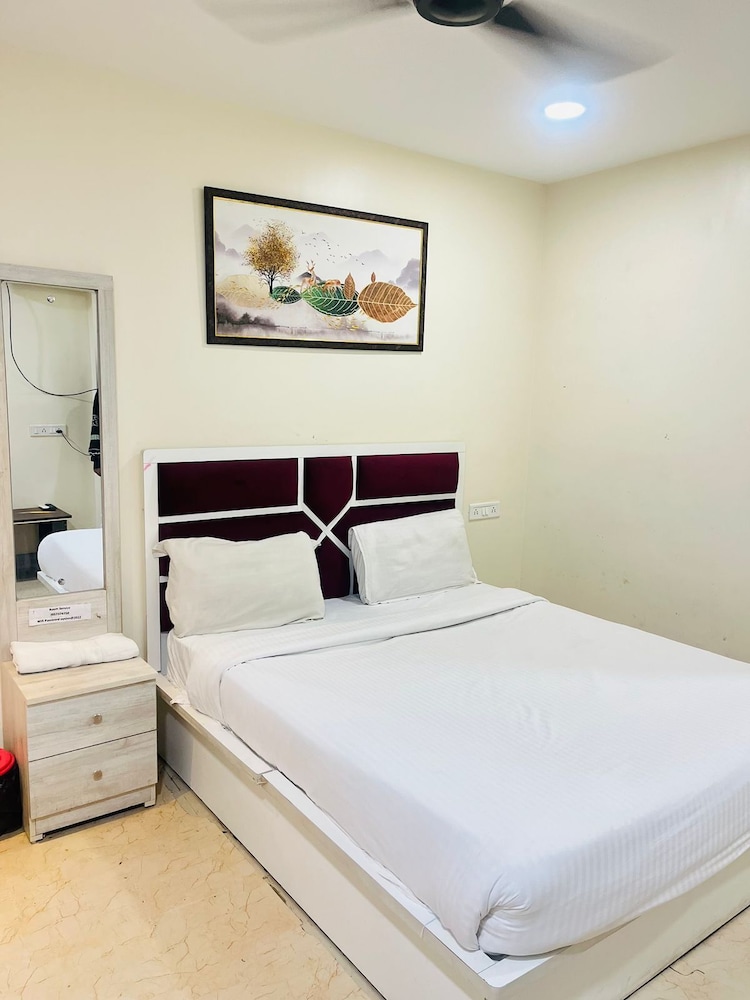 Hotel Vys Inn - carbon neutral hotel in Pune