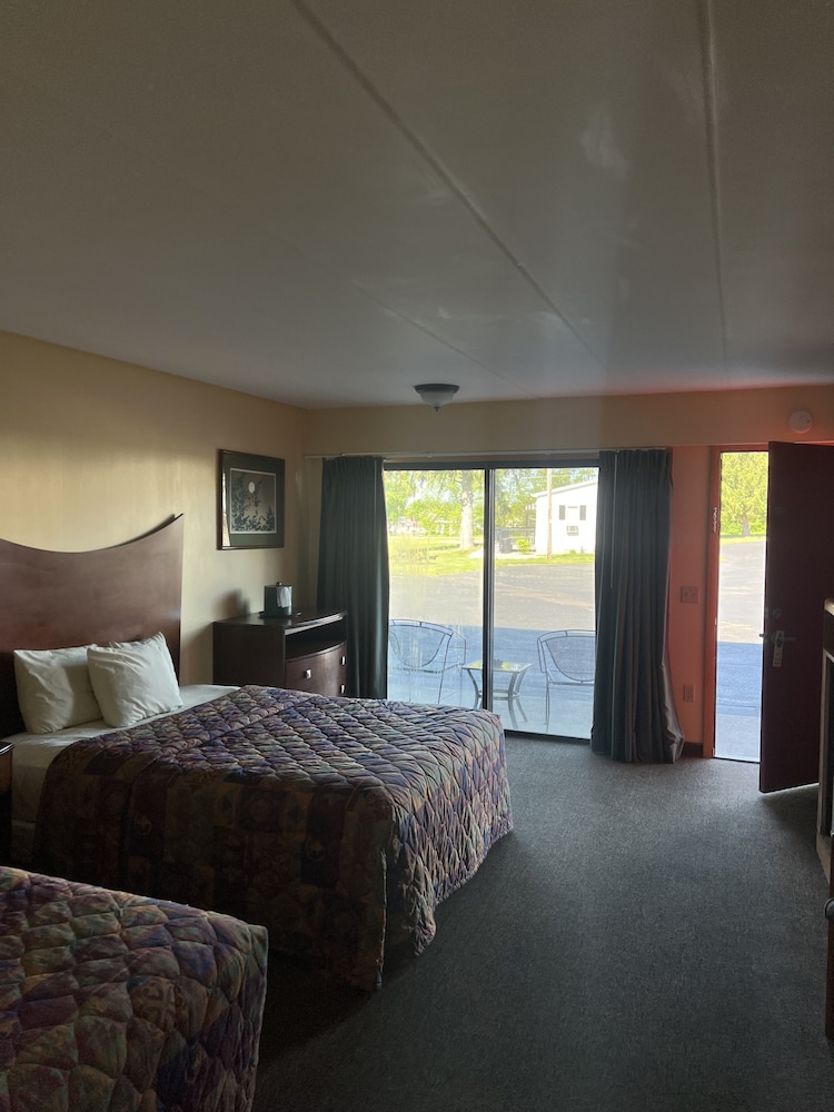 All Star Inn & Suites - photo 185