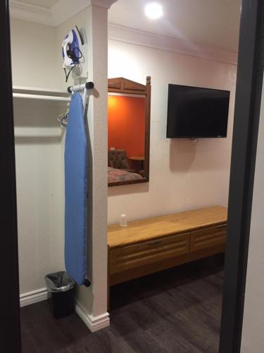 Welcome Inn & Suites Anaheim - photo 3