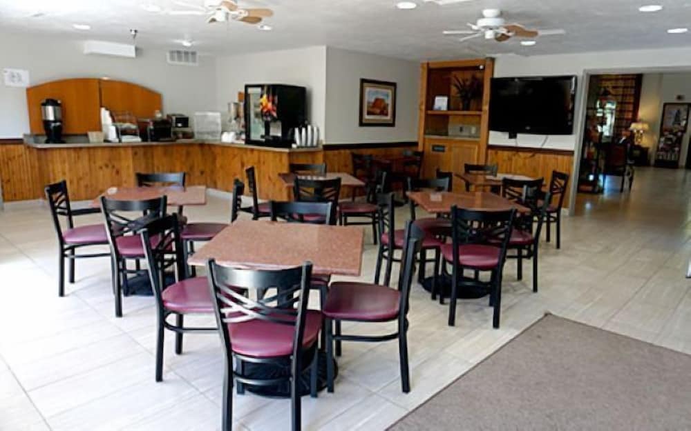 Ruidoso Mountain Inn - photo 17