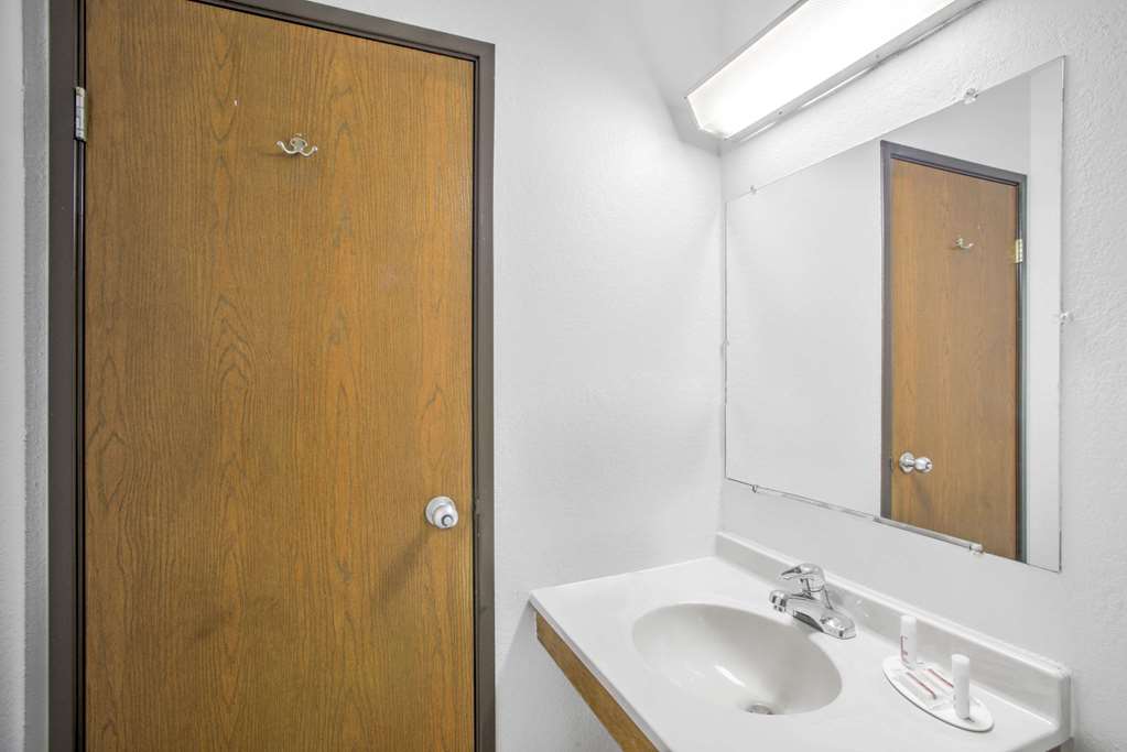 Super 8 by Wyndham Ticonderoga - photo 13