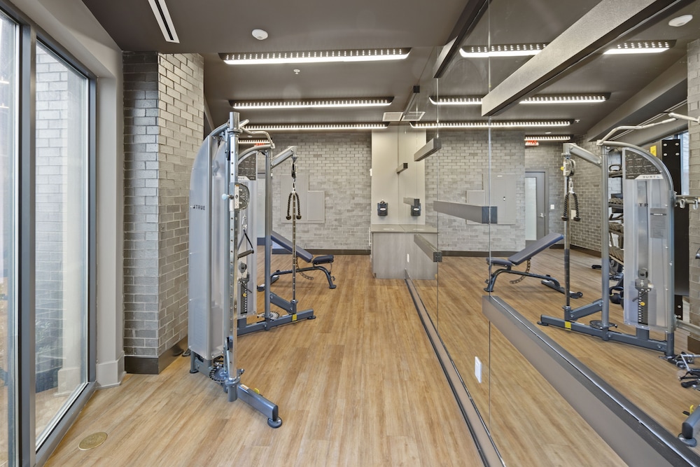 Global Luxury Suites at Tribeca - photo 39