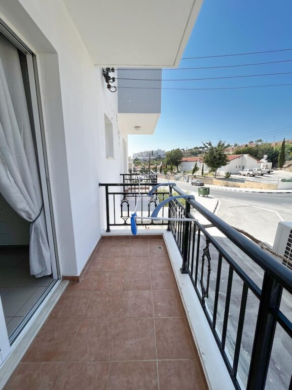 Modern Apartment Only 900m From Famous Venus Beach