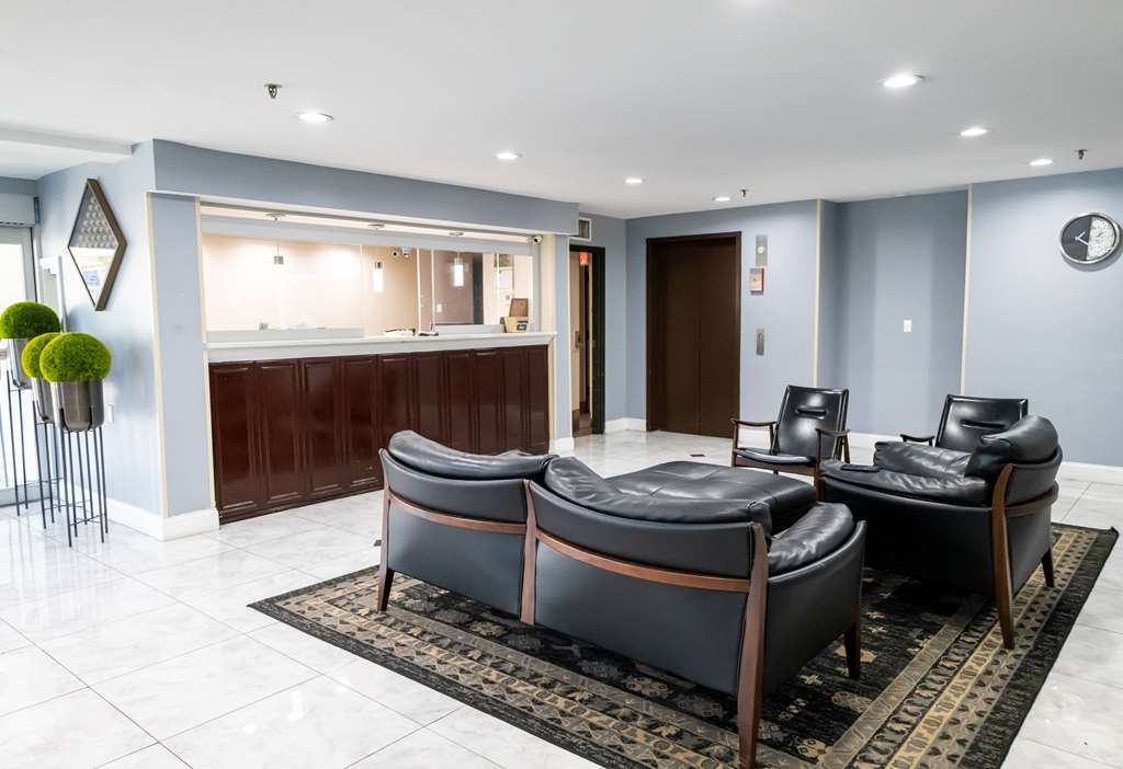 Days Inn By Wyndham College Park Atlanta Airport South - photo 4