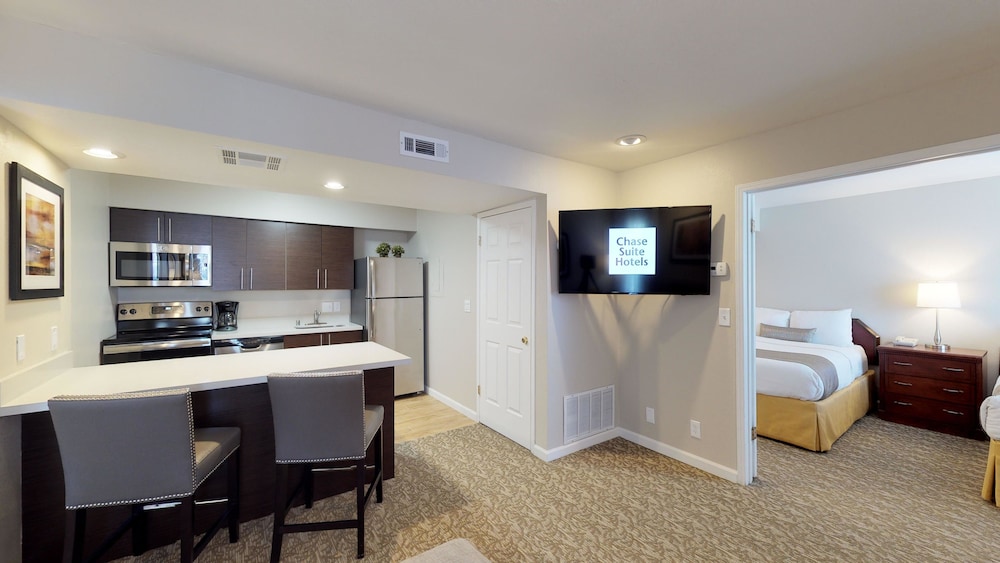 Chase Suite Hotel Newark Fremont - photo 6