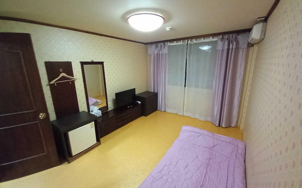 Yangyang Seorak hot Spring in Sokcho, South Korea