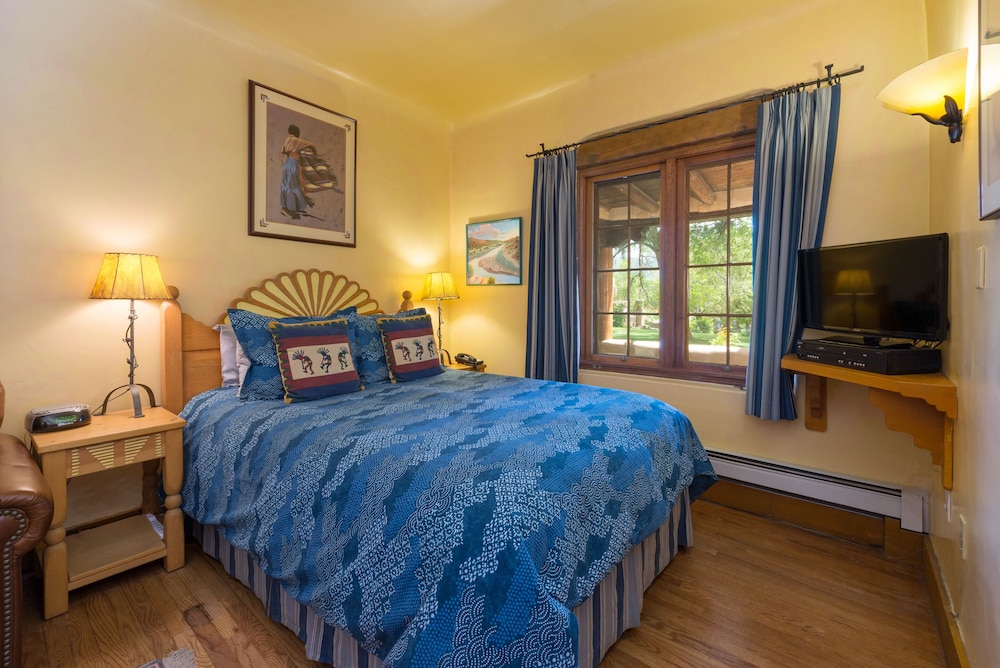 Inn on La Loma Plaza - photo 10