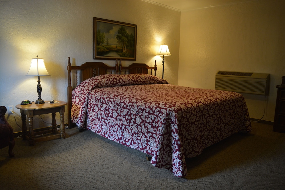 The Evergreen Inn Motel and RV Park - photo 10