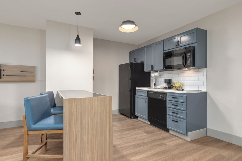 Candlewood Suites Houston by IHG - photo 24