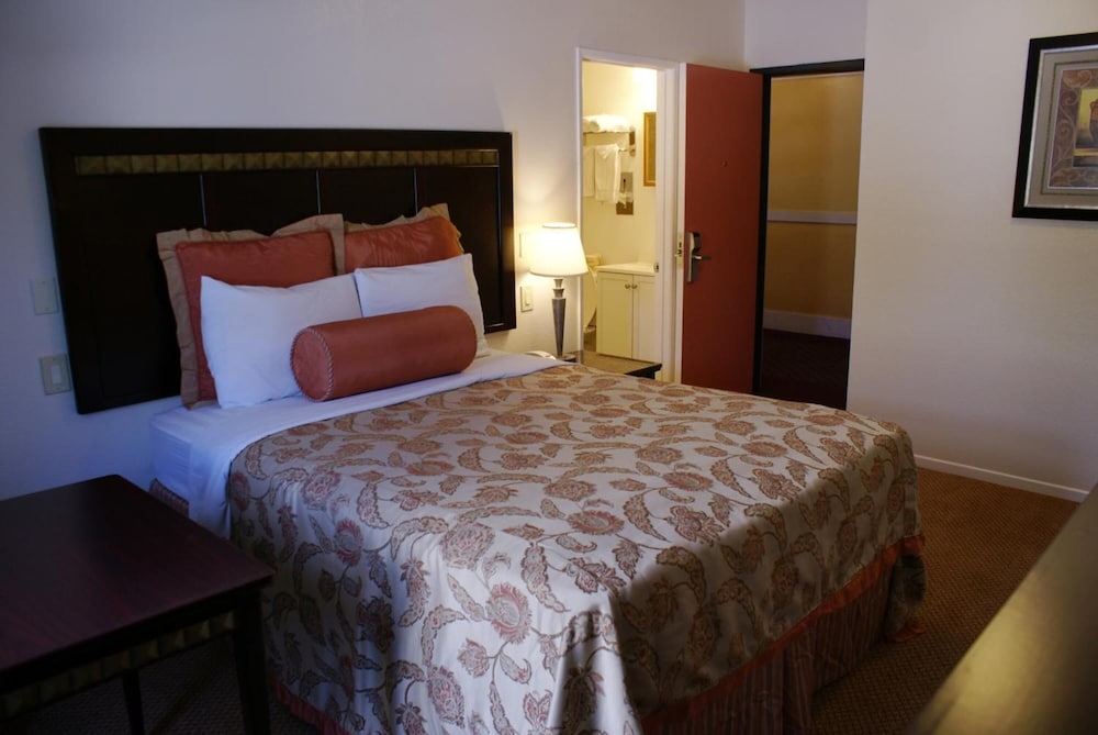 Harborview Inn & Suites San Diego Harbor - photo 18