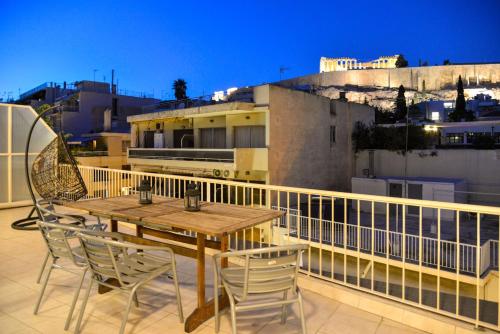 Acropolis amazing balcony view 3 minutes walking to the museum — 4-Star Luxury Hotel in Athens, Greece
