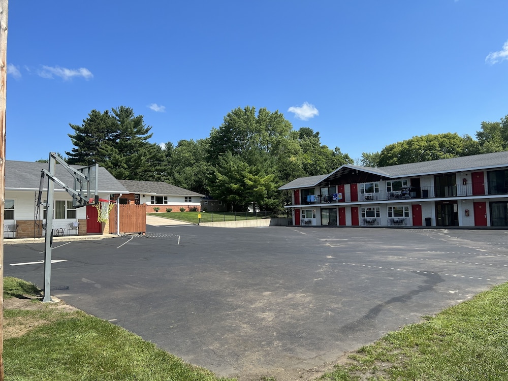 All Star Inn & Suites - photo 384
