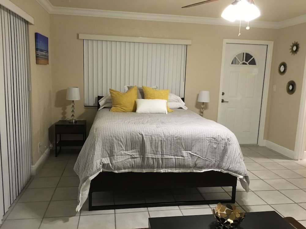 Casa del Sol Waterfront Resort Marina - photo 3
