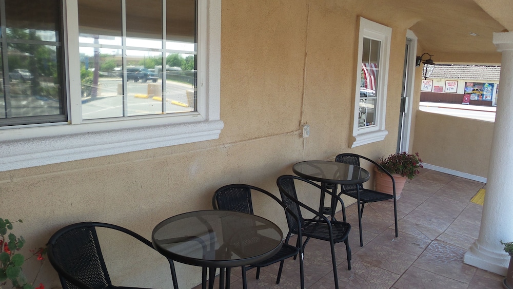 Holiday Motel Oakdale - photo 25
