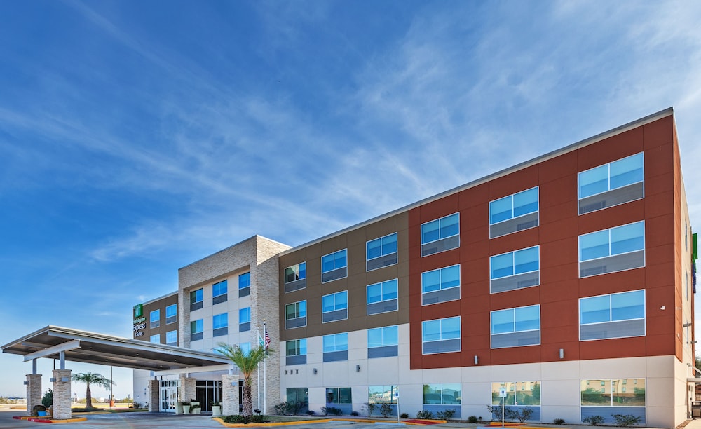 Holiday Inn Express & Suites Brenham South by IHG - photo 31