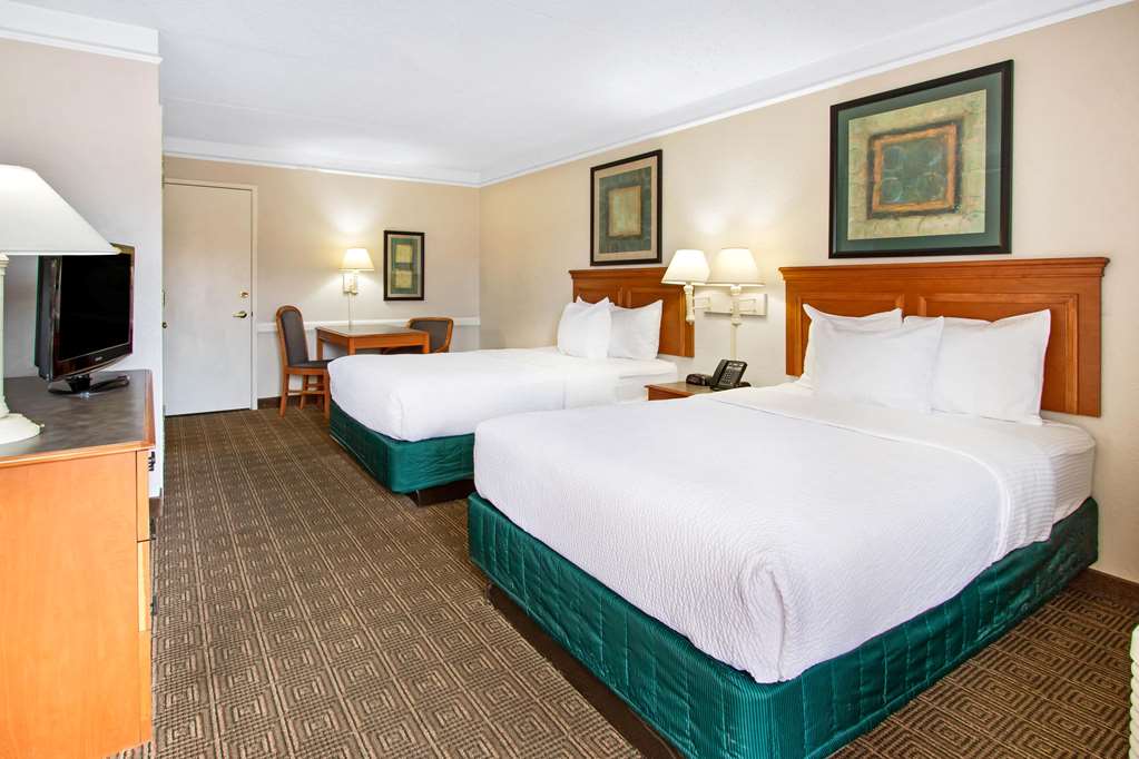 La Quinta Inn by Wyndham Albuquerque Airport - photo 25