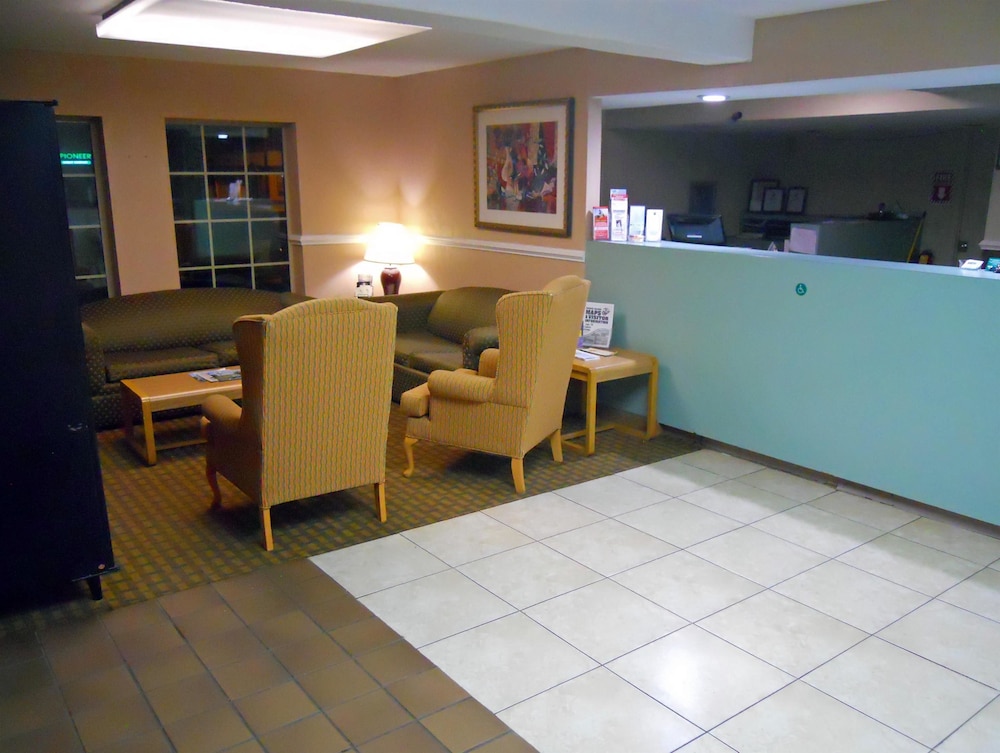America's Best Inn and Suites Beaufort - photo 2