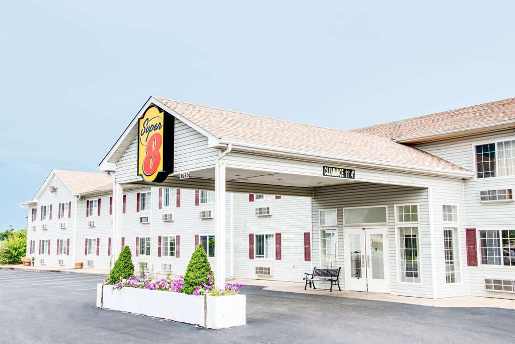Super 8 by Wyndham Neosho - featured photo