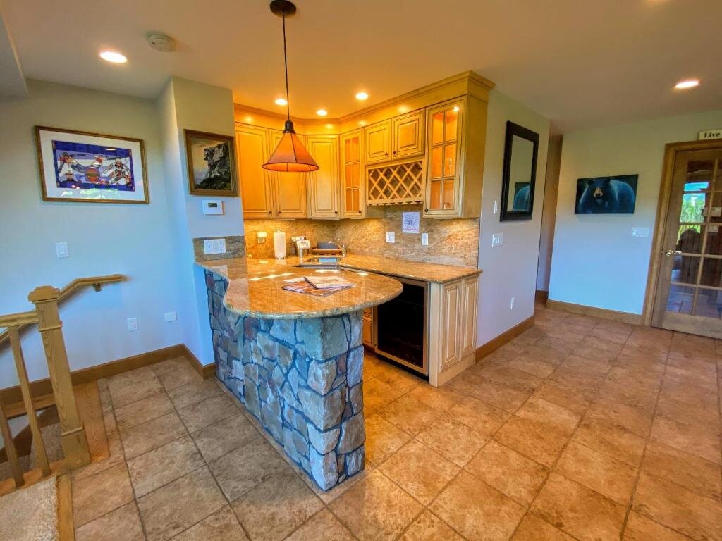 M1 Luxury home a short walk from the Mount Washington Hotel AC heated floor stunning views - photo 19