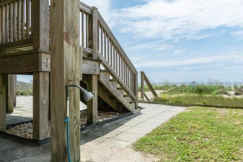 Another Beach Experience by Oak Island Accommodations - photo 8