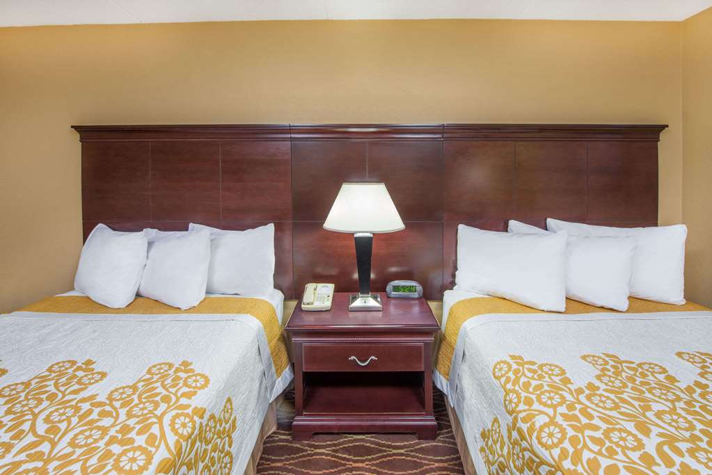 Days Inn by Wyndham Paducah I 24 Exit 4 - photo 8