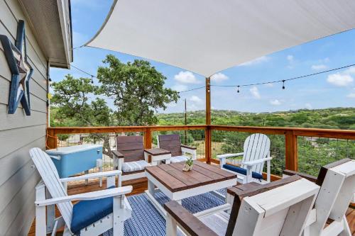 Chateau Relaxo — 4-Star Luxury Hotel in Canyon Lake, United States