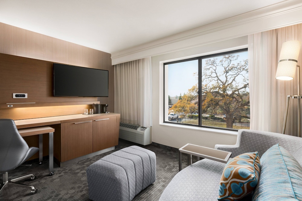 Courtyard by Marriott Roseville - photo 18